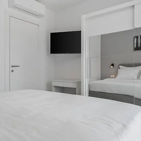New! 3-bedroom Pera With Heated Pool, 7km From Gata
