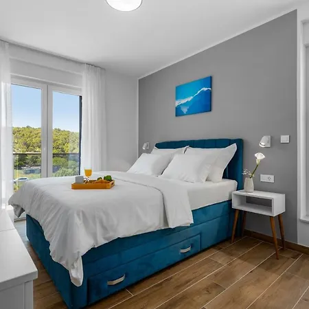 Villa 3-bedroom Pera With Heated Pool, 7km From Gata
